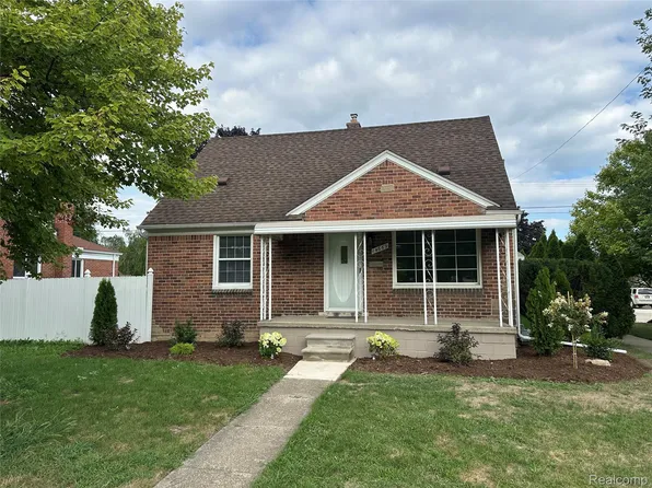 14669 Burns St, Southgate, MI 48195
