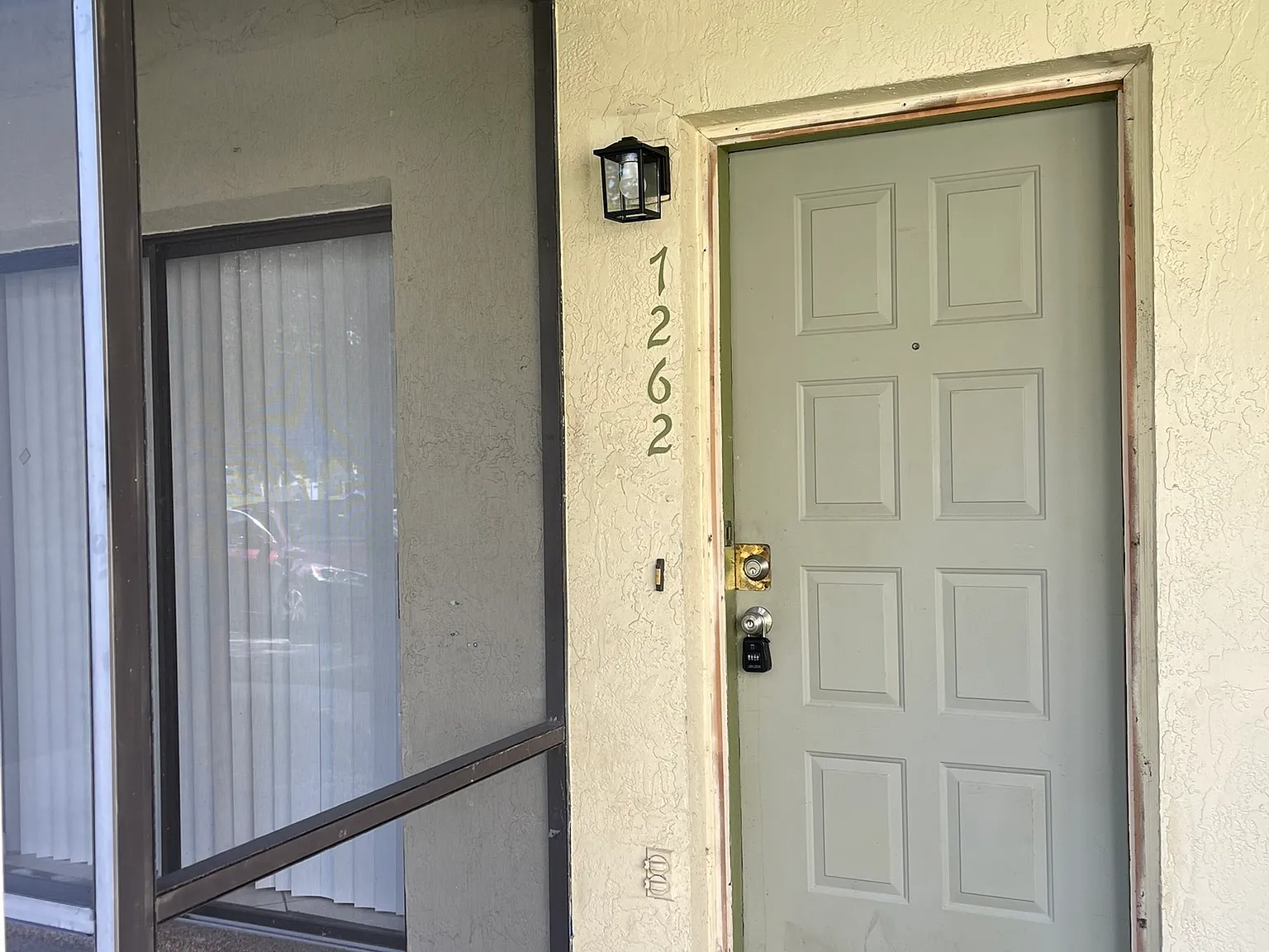 2 bed, 756 sqft, $1,600 — Photo 2