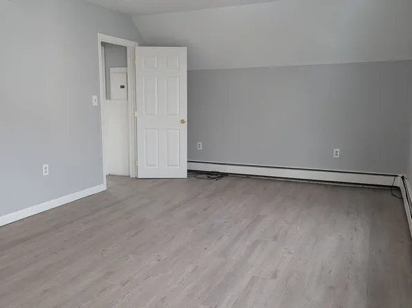 215 Mount Hope St #2, Lowell, MA 01854