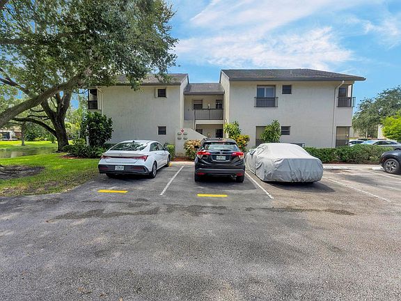 2nd image of 3267 Cocoplum Circle #3340