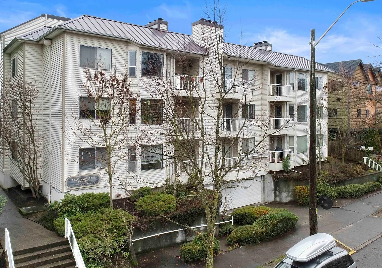 Monterey Apartments — Photo 1