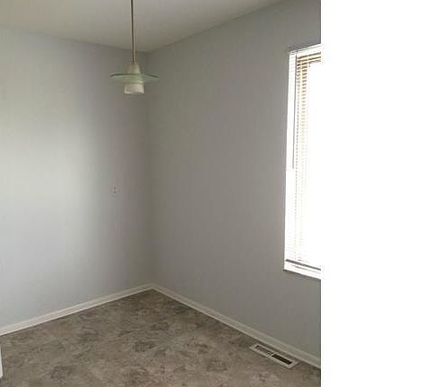 5th image of 4910 Briarwood Ave APT 1