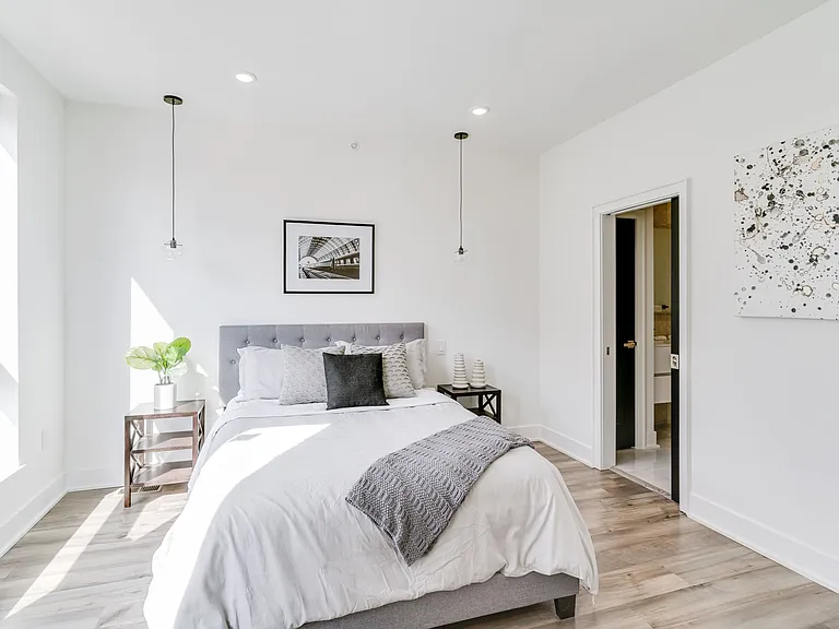 Brand New Luxury Townhouses — Photo 31