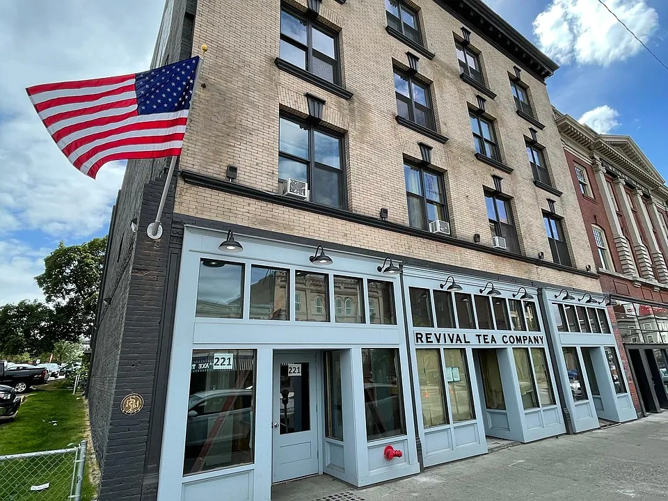 221 W Riverside Ave #22