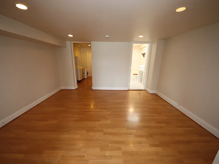 1005 W 36th St #2 — Photo 7