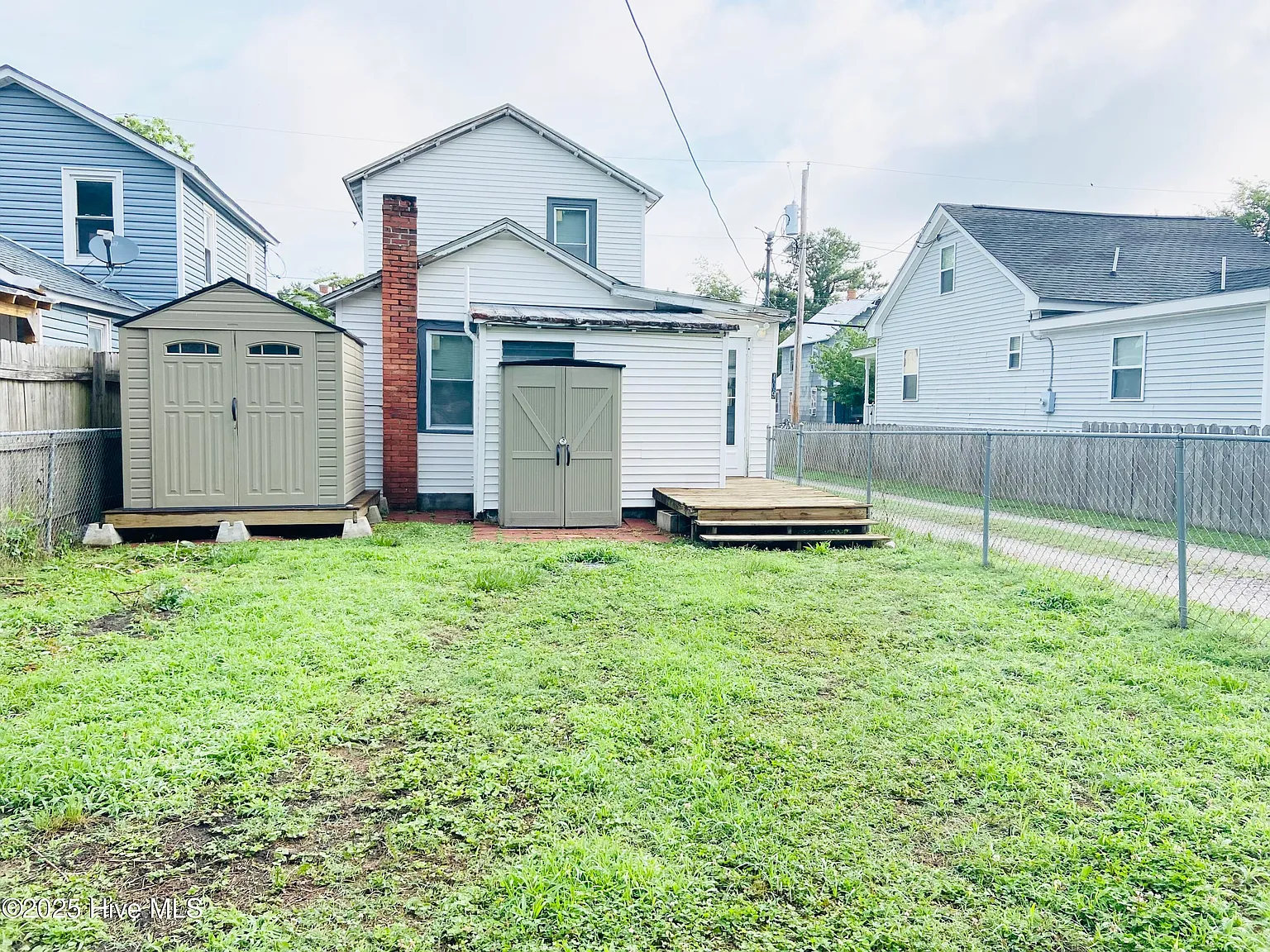 2 bed, 1.0 bath, $1,217 — Photo 3