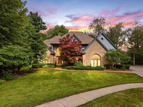 6119 Courtside, Midland, MI 48642
