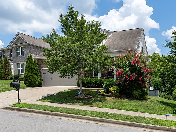 3rd image of 157 Blackpool Dr
