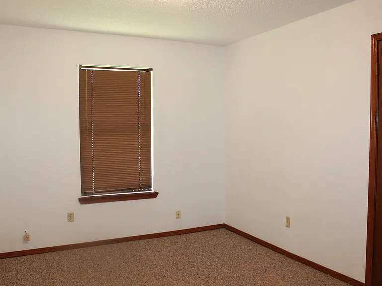1120 Tall Oaks Dr — Photo 13