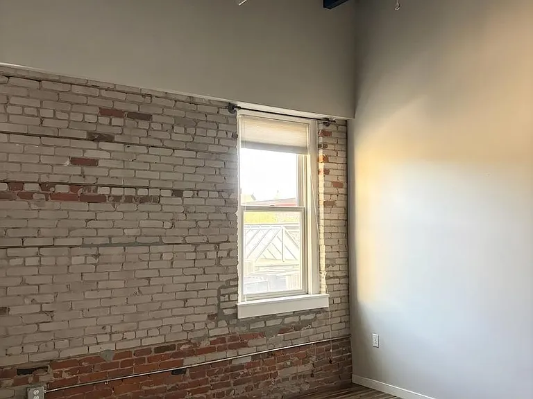 320 S Phillips Ave #304 — Photo 6