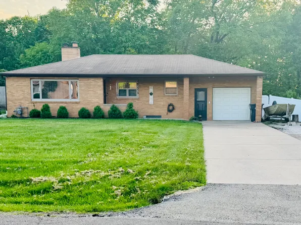 219 Twin Oaks Ct, East Peoria, IL 61611