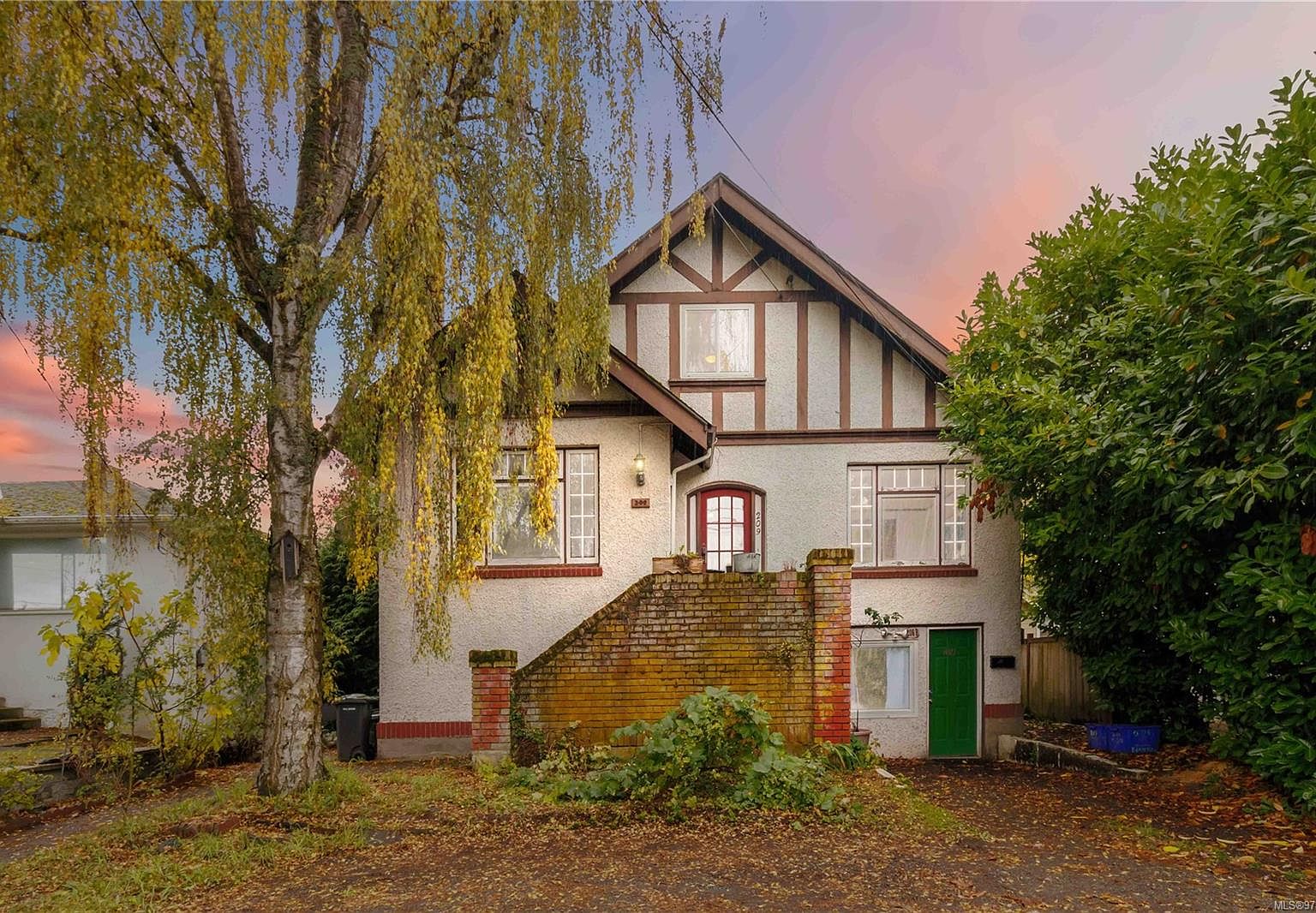 209 Burnside Rd E, Victoria, BC V9A 1A4 MLS 978077 Zillow