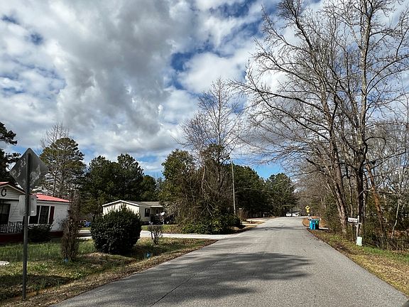 5th image of 197 Cedar Dr