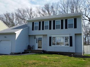 1 Davids Ln, Howell, NJ 07731
