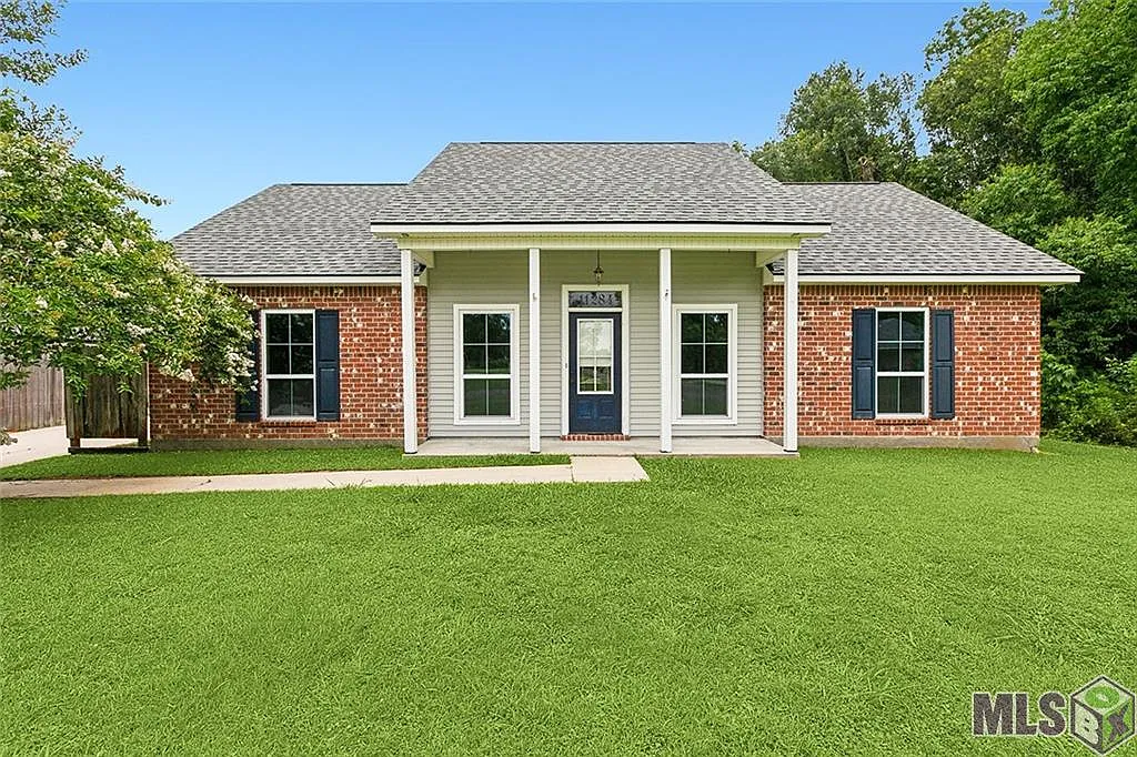 3 bed, 1336 sqft, $1,800 — Photo 1