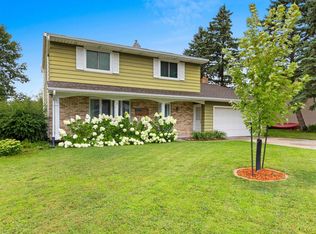546 Tyrolian Dr, Green Bay, WI 54302