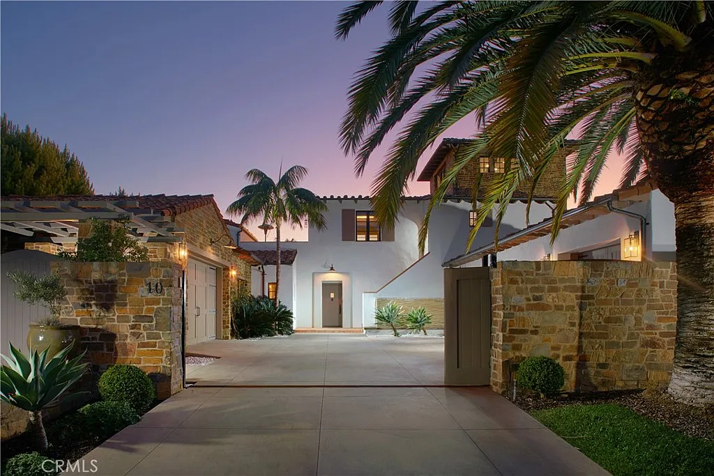 5 bed, 8.0 bath, 9137 sqft, $70,000 — Photo 4