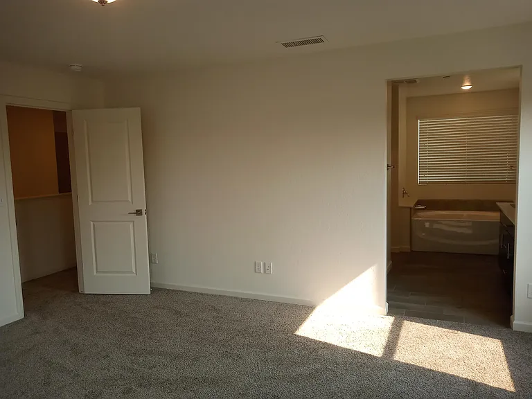 1945 Kelly Ln — Photo 14