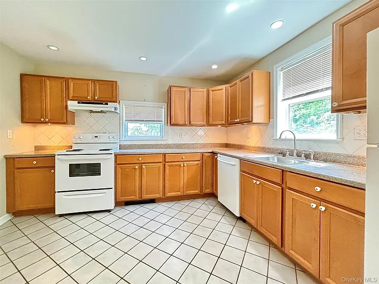 30 Oak St #1 — Photo 11