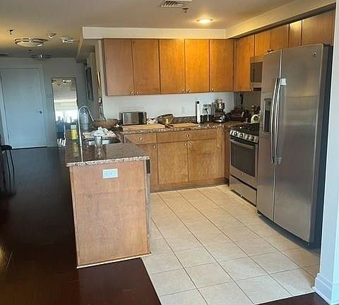 3rd image of 102 York Ave #8