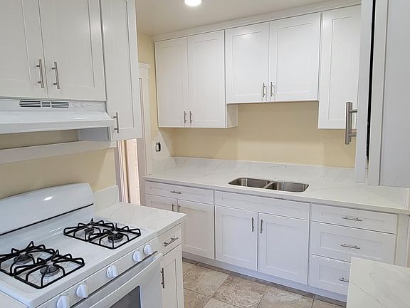 4th image of 3842 37th St