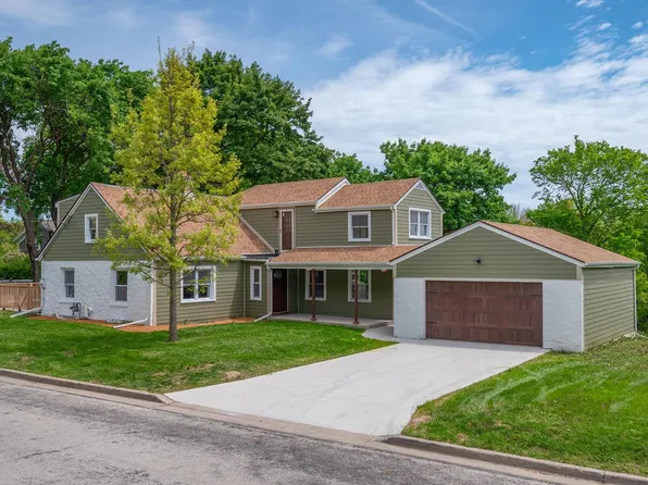 1120 North 124th STREET, Wauwatosa, WI 53226