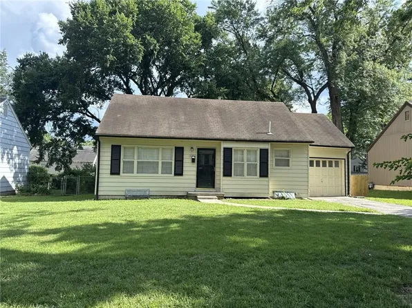 5211 W 50th Ter, Roeland Park, KS 66205