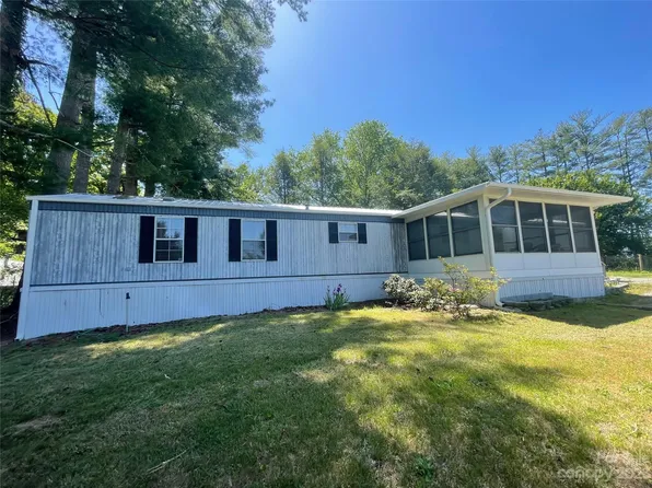 388 Zeb Corn Rd, Hendersonville, NC 28792