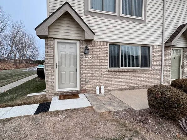 29405 Maurice Ct, Chesterfield, MI 48047