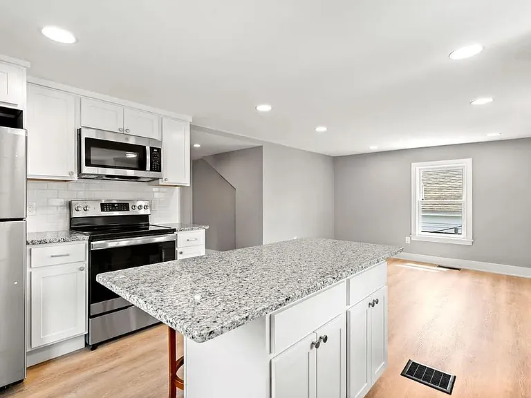 54 Main St #201 — Photo 8