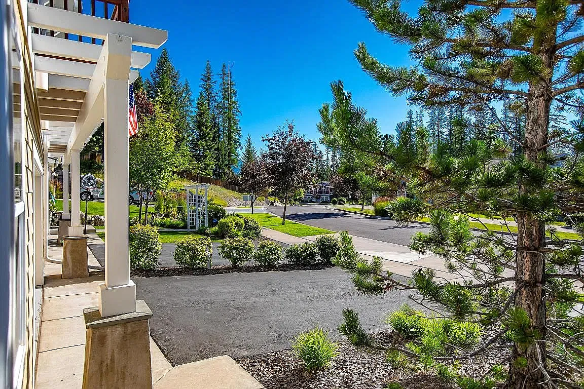 3 bed, 2.5 bath, 2488 sqft, $3,200 — Photo 4