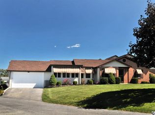 128 Strayer Dr, Carlisle, PA 17013