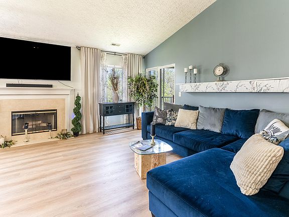 4th image of 1608 Ashley Ct APT 304