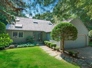 46 Huckleberry Ln, East Hampton, NY 11937