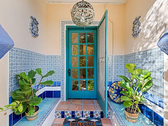 5th image of 2028 Anacapa St