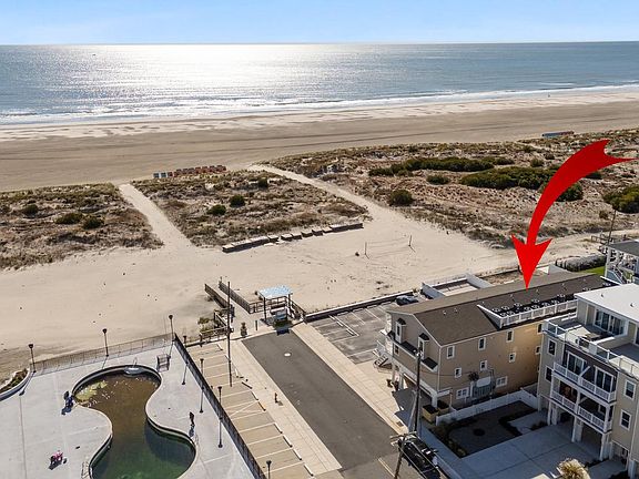 5th image of 422 Farragut Rd #201