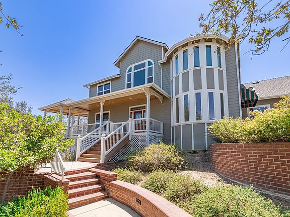3rd image of 42158 John Muir Dr