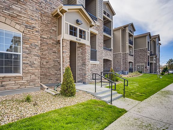 05 Exterior Front Entry_06222021