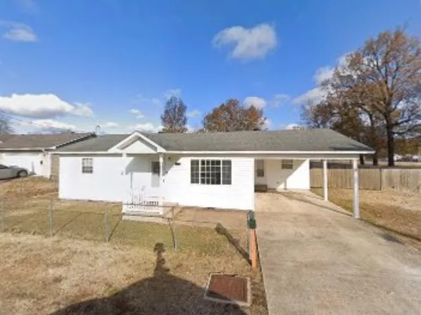 705 W Henry St, Poplar Bluff, MO 63901