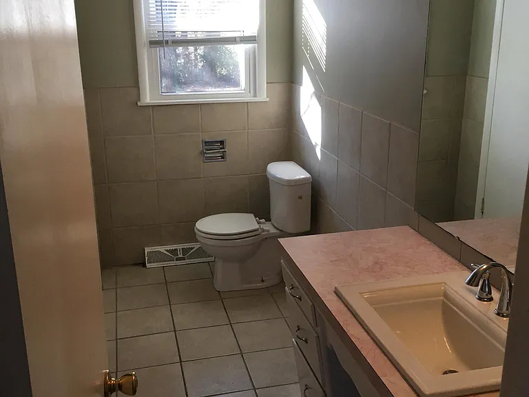 2119 S Ventura Ave — Photo 7