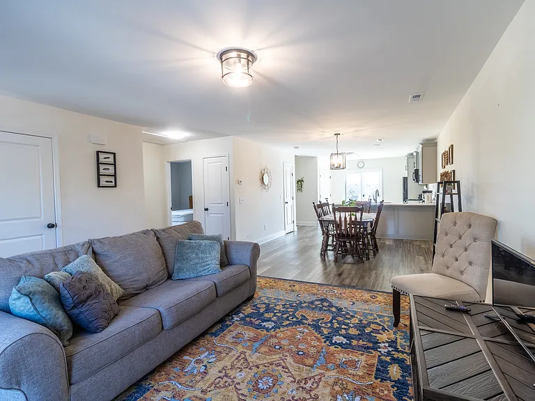 209 Chesley Dr — Photo 11