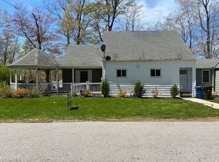 2550 Timberline Dr, Willoughby Hills, OH 44094