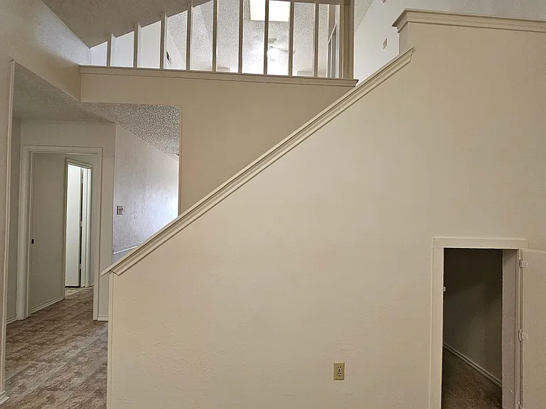 544 E Windsor Dr — Photo 9