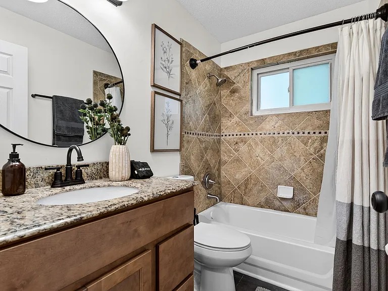 2126 Hungerford Dr — Photo 17