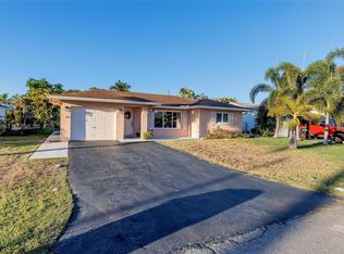 9417 NW 72nd St, Tamarac, FL 33321