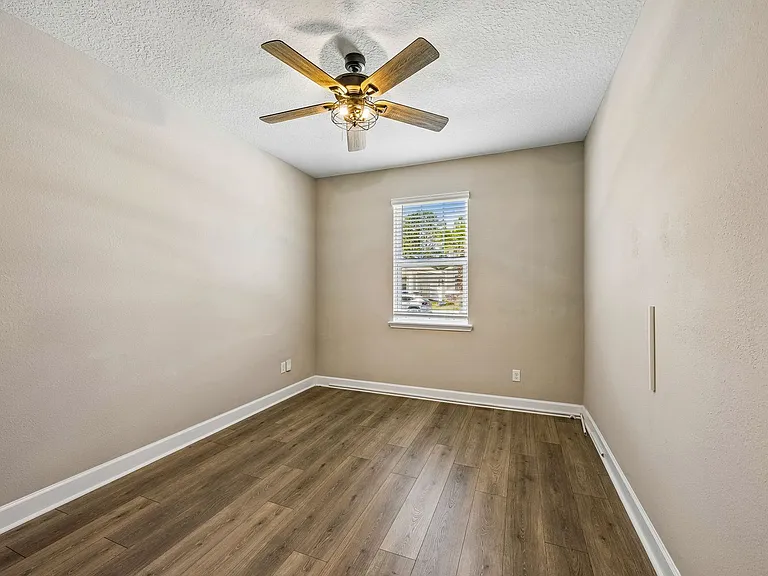 3528 Cunningham Rd — Photo 11