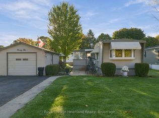 22 George St, Strathroy Caradoc, ON N7G3L1
