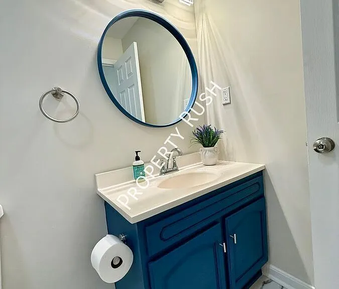 709 N Holly St — Photo 19