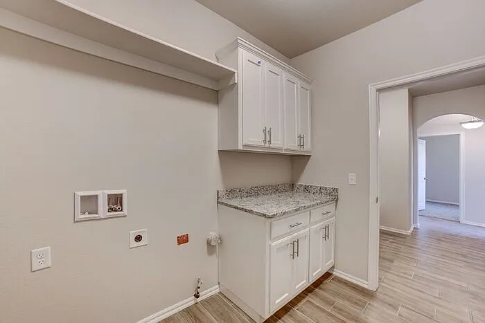 2421 W Imperial Ct — Photo 12