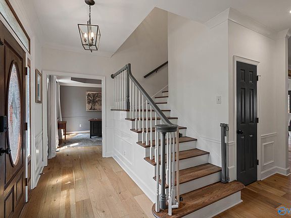 2nd image of 4805 Cove Creek Dr SE